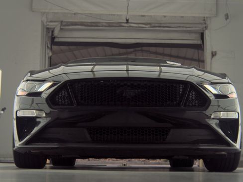Used 2018 Ford Mustang GT RWD image 4