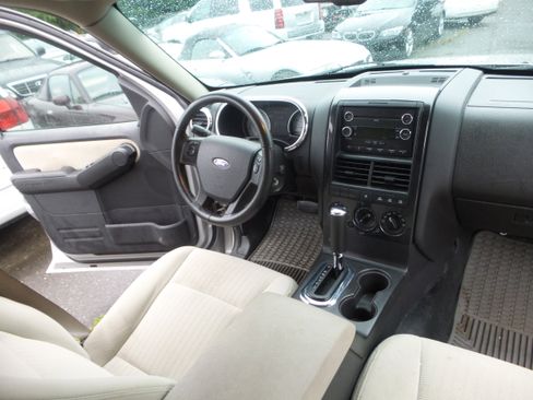 Used 2008 Ford Explorer Sport Trac XLT AWD/4WD image 18
