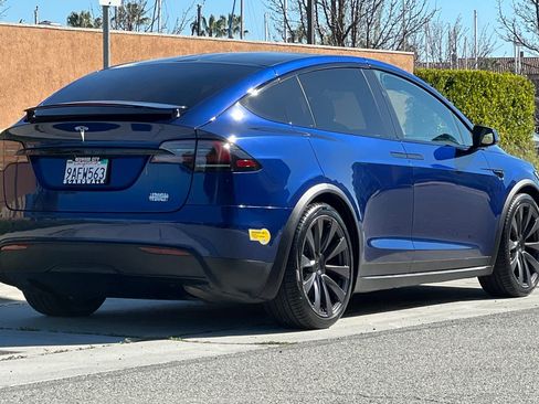 Used 2022 Tesla Model X Plaid image 4