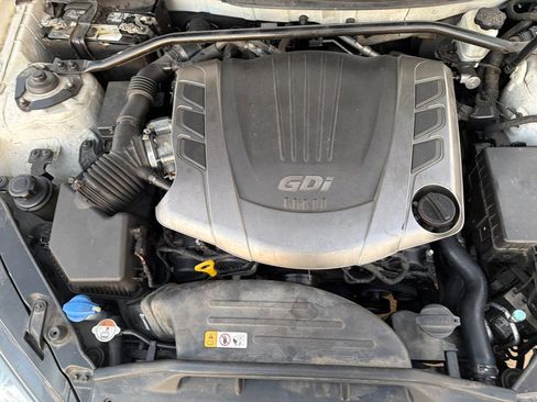 Used 2013 Hyundai Genesis 3.8 image 34