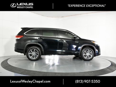 Used 2018 Toyota Highlander XLE image 4