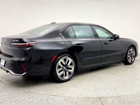 Used 2024 BMW i7 xDrive60 w/ Executive Package image 5