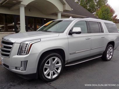 Used 2016 Cadillac Escalade ESV Luxury