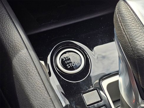 New 2025 Nissan Versa SR w/ Trunk Package image 11