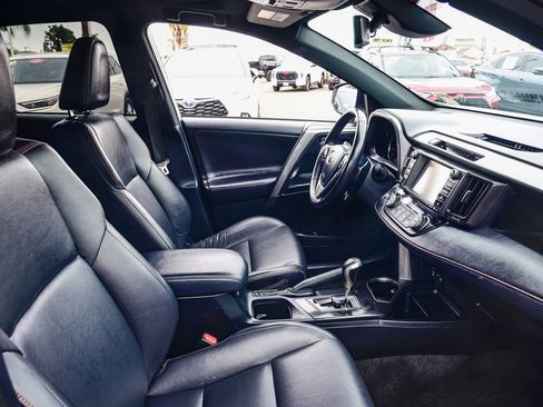 Certified 2018 Toyota RAV4 SE image 21