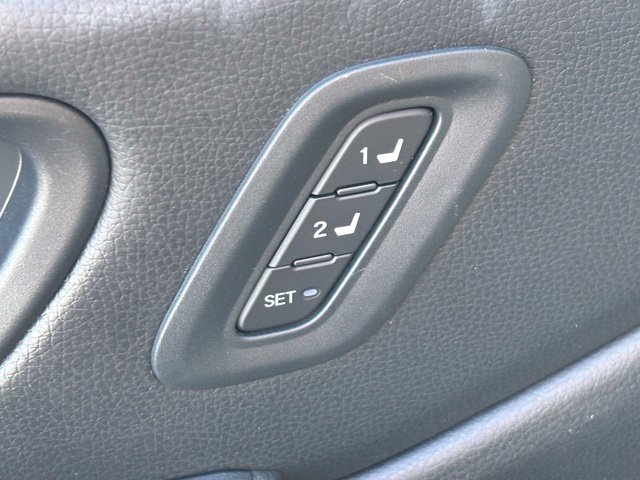 Used 2024 Honda Pilot Touring image 10