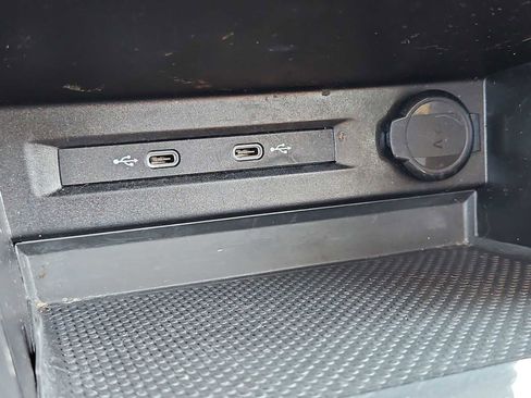 Used 2022 Volkswagen Tiguan S image 31