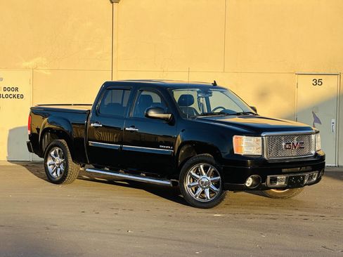 Used 2012 GMC Sierra 1500 Denali image 2