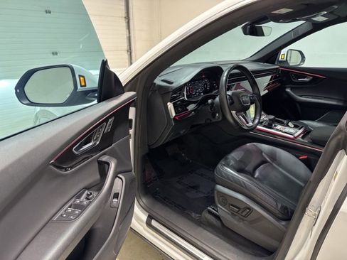 Used 2019 Audi Q8 Prestige w/ Adaptive Chassis Package image 10