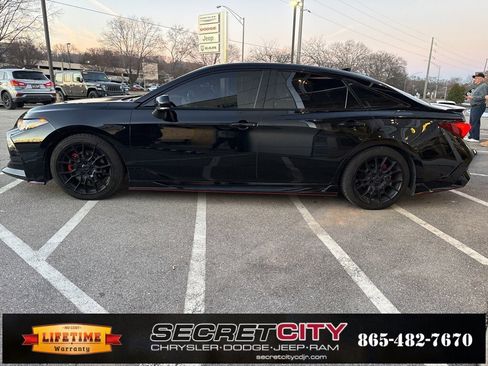 Used 2021 Toyota Avalon TRD image 4