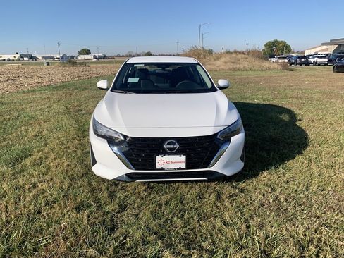 New 2025 Nissan Sentra SV w/ SV Premium Package image 2