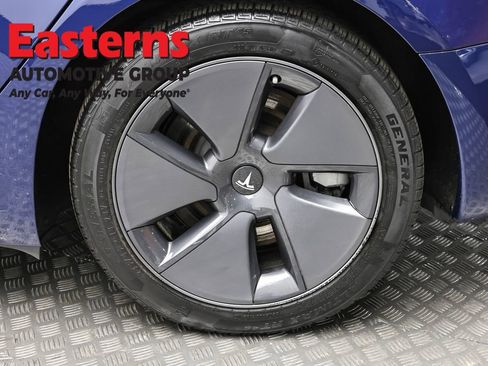 Used 2023 Tesla Model 3 Standard Range image 8