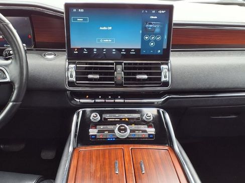 Certified 2023 Lincoln Navigator Reserve RWD image 9