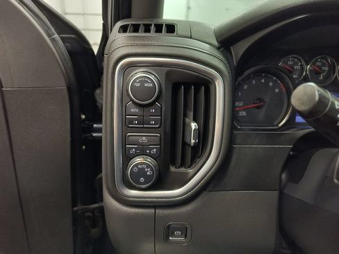 Used 2020 Chevrolet Silverado 1500 LT w/ All-Star Edition AWD/4WD image 28
