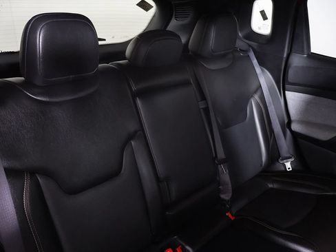 Used 2023 Jeep Compass Latitude AWD/4WD image 30