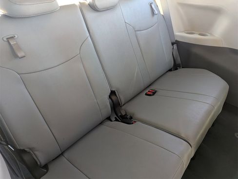 Used 2024 Toyota Sienna XLE image 28