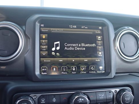 Used 2019 Jeep Wrangler Unlimited Sahara AWD/4WD image 23