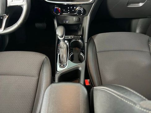 Used 2025 Buick Encore GX Preferred image 16