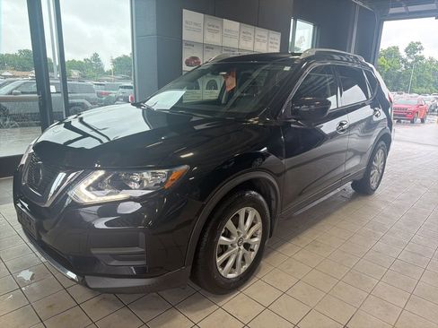 Used 2020 Nissan Rogue SV FWD image 1