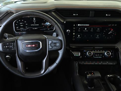 Used 2025 GMC Sierra 1500 AT4 w/ AT4 Premium Package AWD/4WD image 16