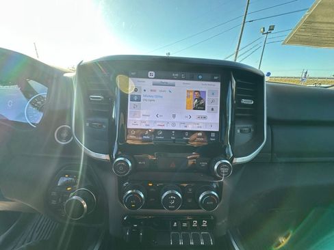 Used 2022 RAM 1500 Lone Star AWD/4WD image 17