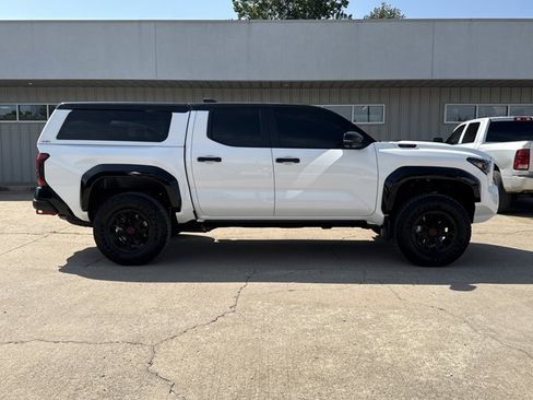 Used 2025 Toyota Tacoma TRD Pro image 2
