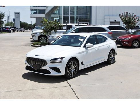 Used 2025 Genesis G70 2.5T RWD image 3