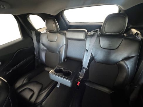 Used 2020 Jeep Cherokee Latitude Plus image 14