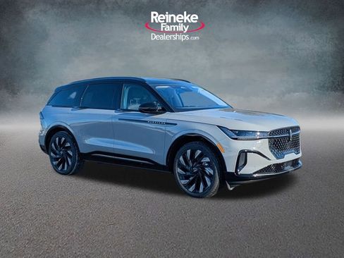 New 2026 Lincoln Nautilus Reserve w/ Jet Appearance Package AWD/4WD image 3