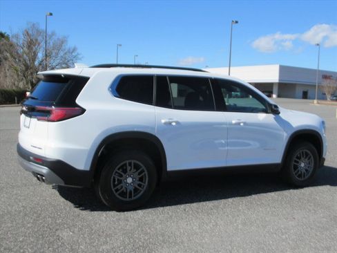 Used 2025 GMC Acadia Elevation image 6