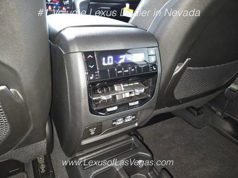 Used 2024 Jeep Grand Cherokee L Limited w/ Black Appearance Package AWD/4WD image 18