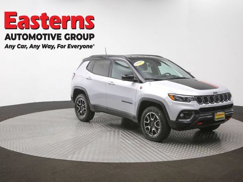 Used 2025 Jeep Compass Trailhawk w/ Trailer Tow Group AWD/4WD image 48