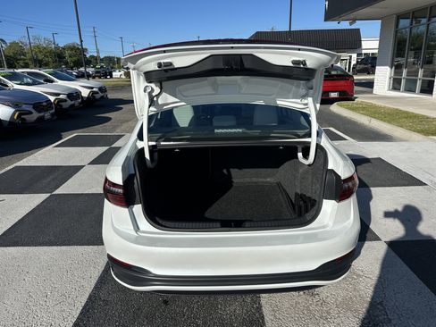 Used 2026 Volkswagen Jetta SE image 5