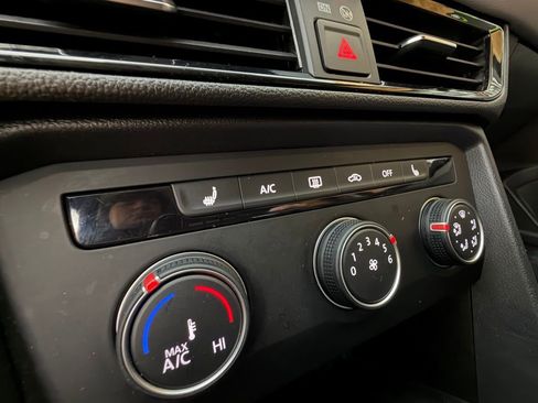 Used 2022 Volkswagen Taos SE image 24