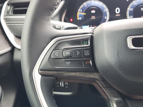 Used 2024 Jeep Grand Cherokee L Limited image 27