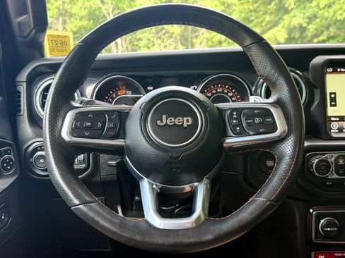 Used 2023 Jeep Wrangler Unlimited Rubicon 392 w/ Trailer Tow Package AWD/4WD image 38