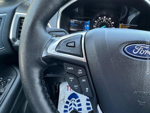 Used 2020 Ford Edge Titanium image 23