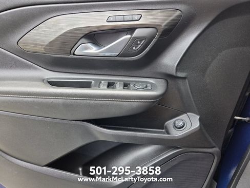 Used 2022 GMC Terrain SLT AWD/4WD image 26