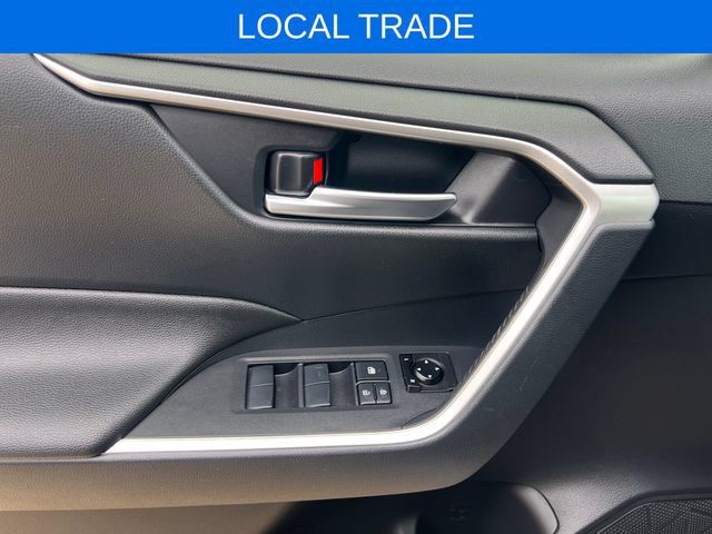 Used 2019 Toyota RAV4 XLE w/ Carpet Mat Package AWD/4WD image 25