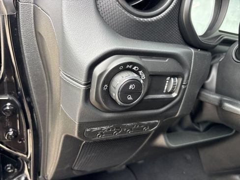 New 2026 Jeep Gladiator Mojave w/ Safety Group AWD/4WD image 20