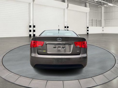Used 2013 Kia Forte EX w/ Fuel Economy Pkg image 4