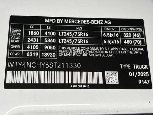 Used 2025 Mercedes-Benz Sprinter 2500 image 40