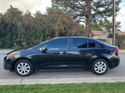 Used 2021 Toyota Corolla LE FWD image 6