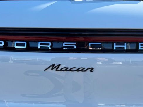 New 2026 Porsche Macan image 10