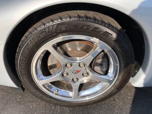 Used 2000 Chevrolet Corvette Convertible w/ Memory Pkg image 10