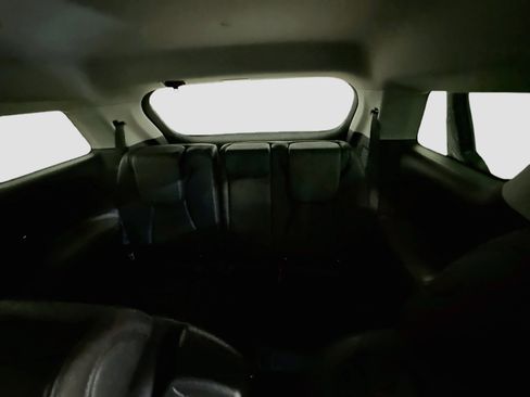 Used 2025 Kia Carnival FWD image 30