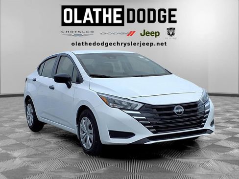 Used 2025 Nissan Versa S w/ Trunk Package image 28