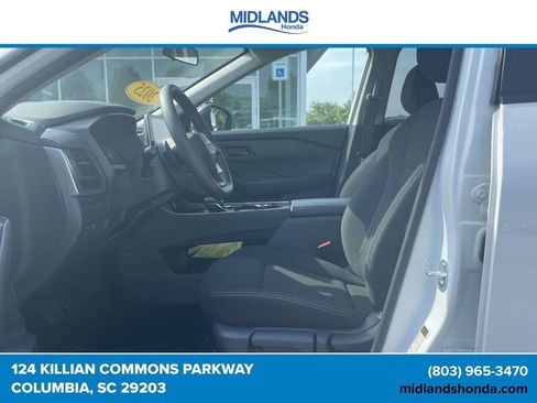Used 2025 Nissan Rogue S AWD/4WD image 13