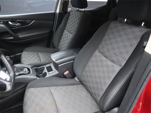 Used 2018 Nissan Rogue Sport SV w/ SV All-Weather Package image 19