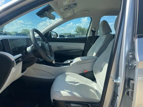 Used 2025 Hyundai Tucson SE AWD/4WD image 19